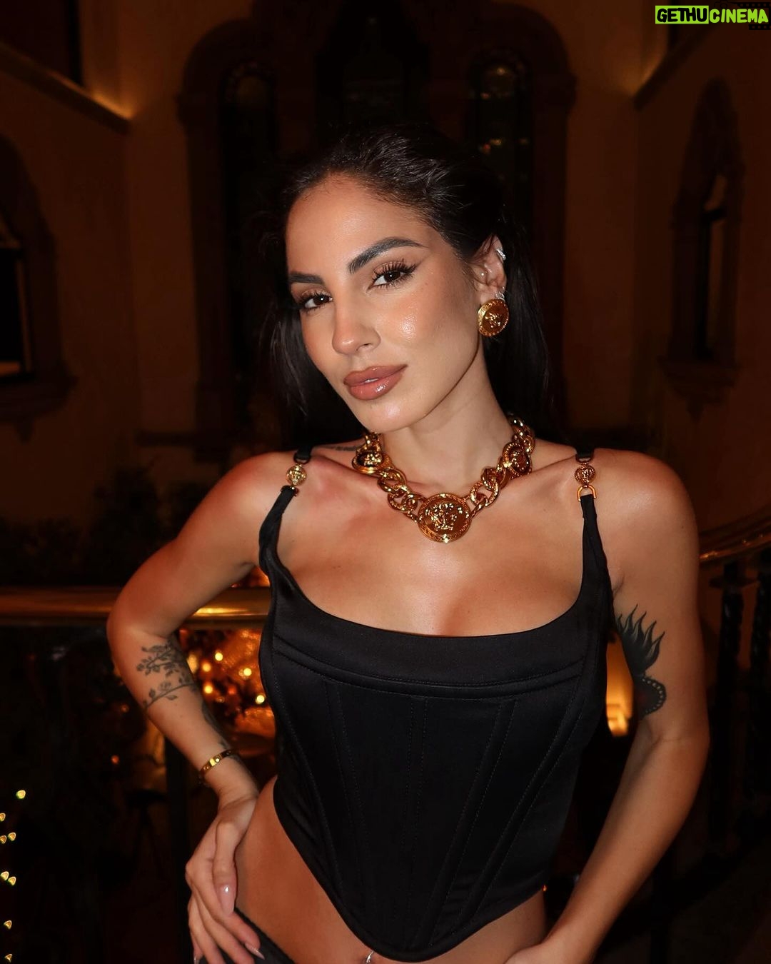 Giulia De Lellis Instagram - Pintame la piel angelito oscurođź–¤