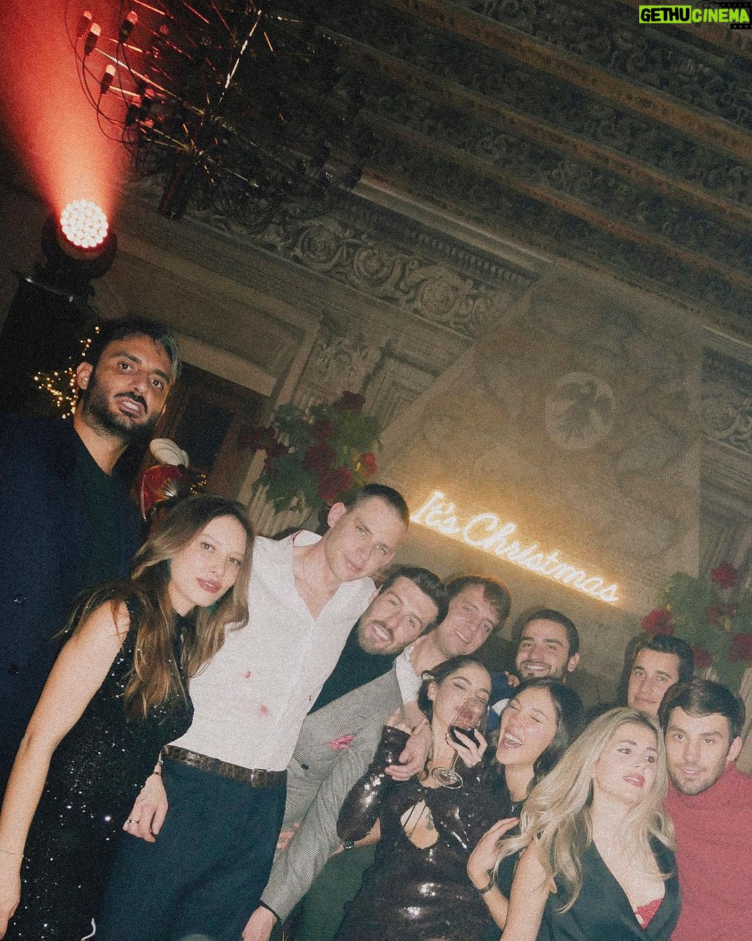 Giulia De Lellis Instagram - Occ🎄✨🕯️♥️