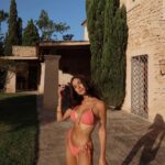 Giulia De Lellis Instagram – 🫶🏻🇪🇸🦞🧡🥕 @bikinilovers