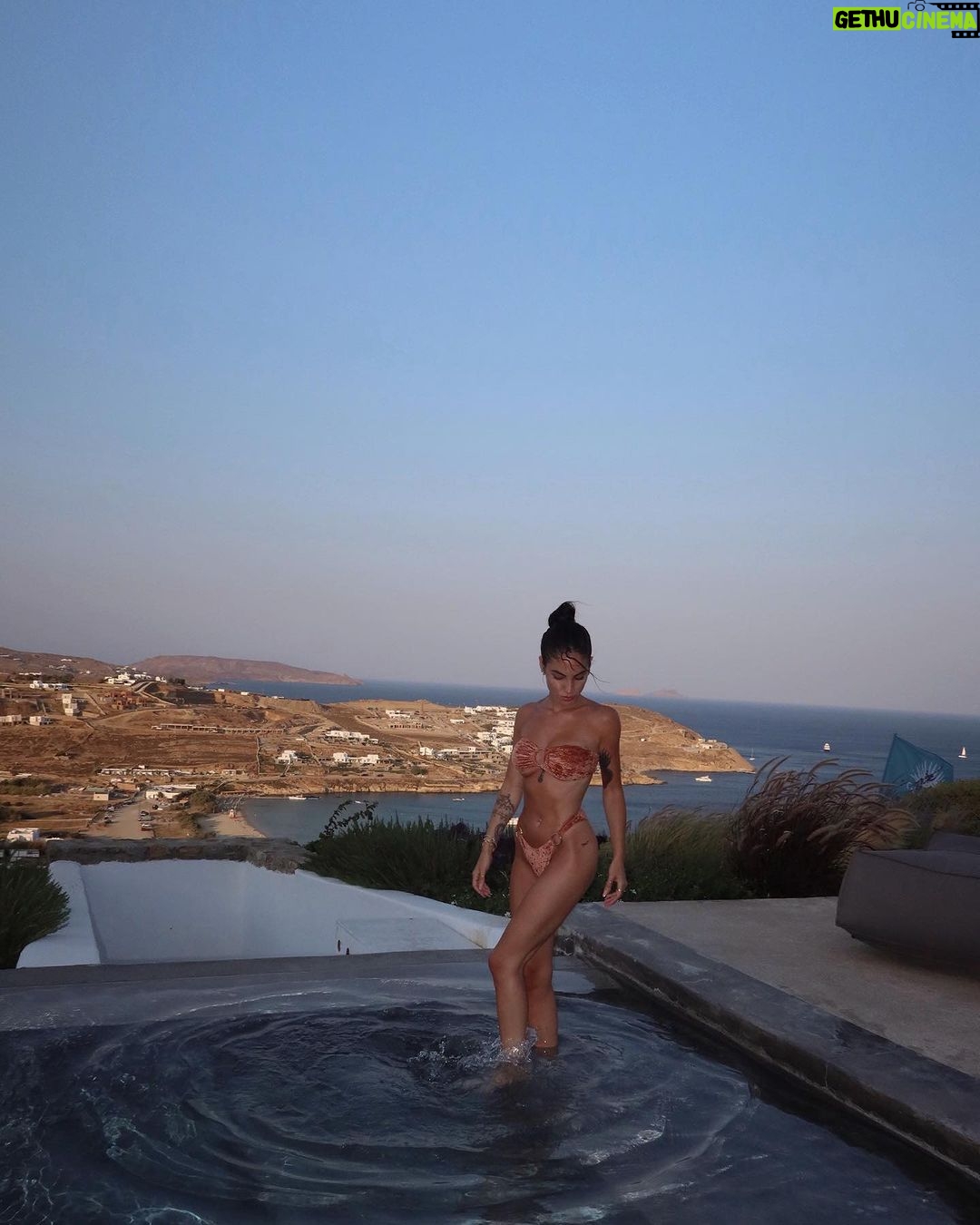 Giulia De Lellis Instagram - When in 🇬🇷 @bikinilovers /ad