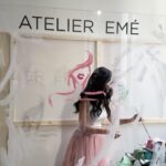 Giulia De Lellis Instagram – Me doing things in @ateliereme ✨🩷🖌️🖼️
#Emegirls #EméArte \adv
