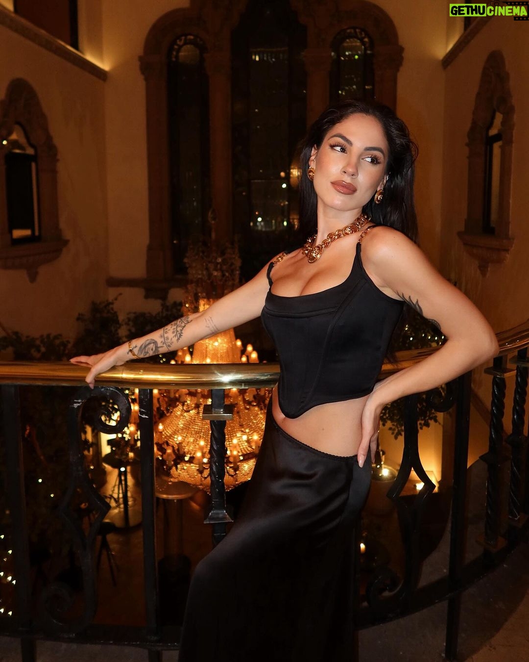 Giulia De Lellis Instagram - Pintame la piel angelito oscurođź–¤