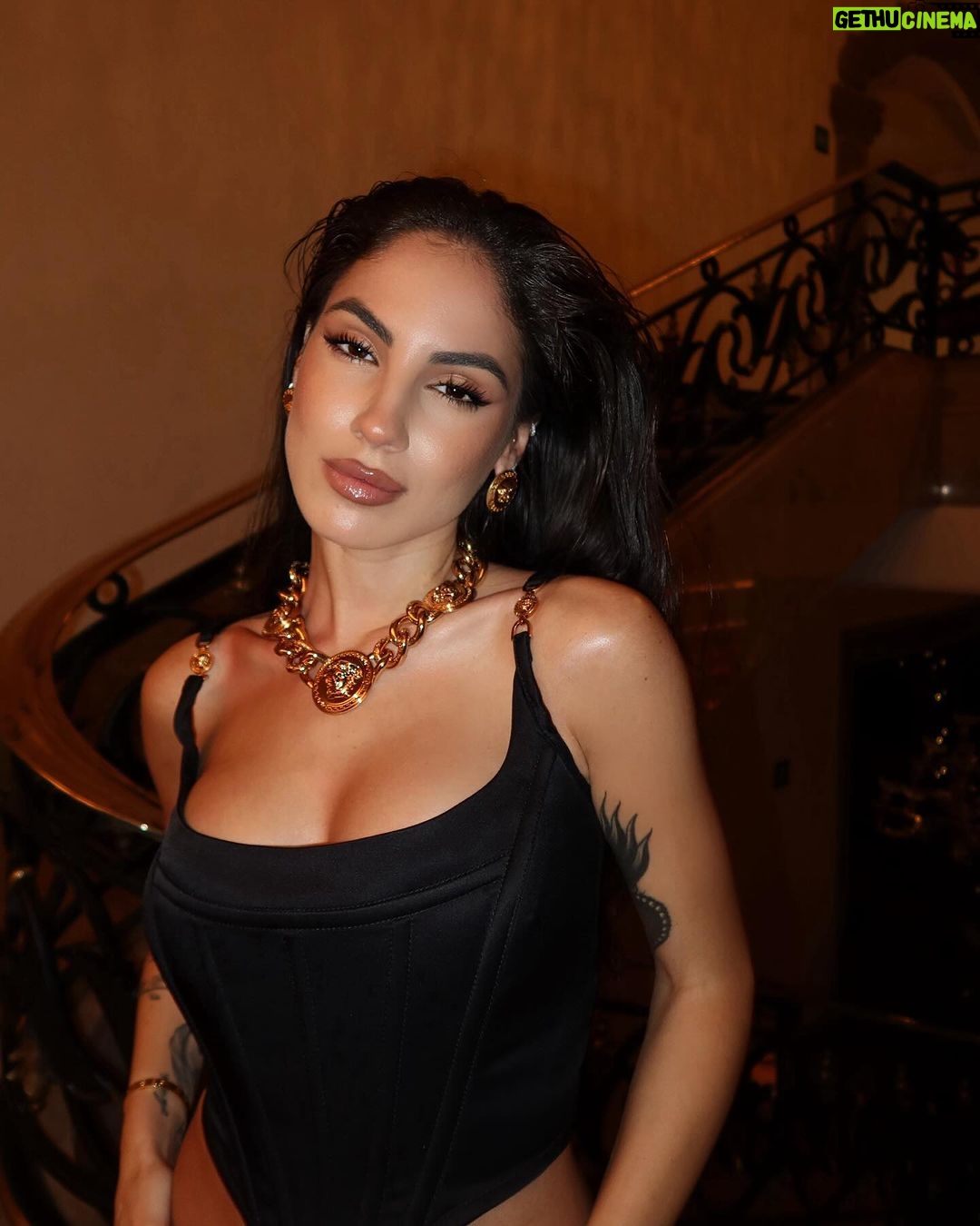 Giulia De Lellis Instagram - Pintame la piel angelito oscurođź–¤