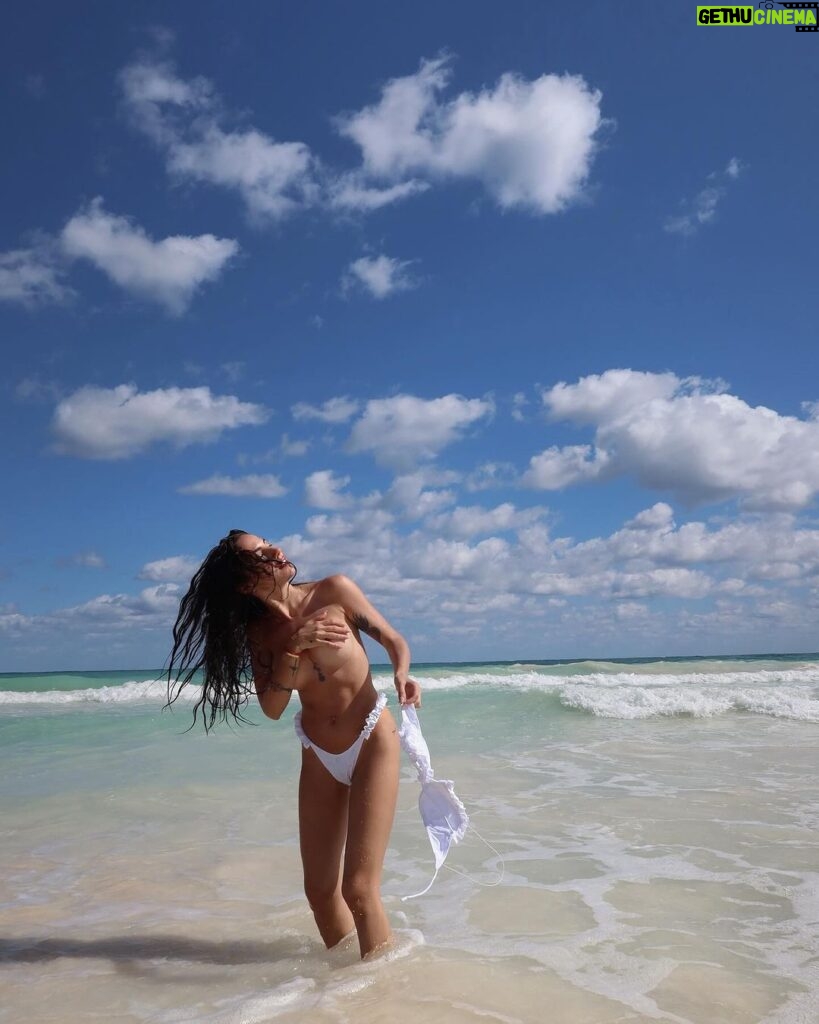 Giulia De Lellis Instagram - 🤍🪽 @bikinilovers /ad