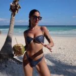 Giulia De Lellis Instagram - Januaryyyyy firsttttt 👙🌴🥥🫶🏻 @bikinilovers /ad