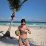 Giulia De Lellis Instagram - Januaryyyyy firsttttt 👙🌴🥥🫶🏻 @bikinilovers /ad