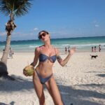 Giulia De Lellis Instagram - Januaryyyyy firsttttt 👙🌴🥥🫶🏻 @bikinilovers /ad