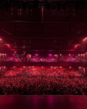 Givēon Instagram - i was looking for a gem and all i found was a gemini..

thank you all for coming to sing, laugh and cry with me. forever in my heart..