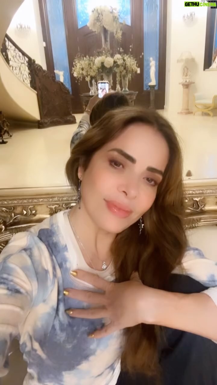 Gloria Trevi Instagram - Las donaciones se podrán realizar directamente en ESTE LINK del banco Santander y también a través de la APP Claro Viña 2024. Para realizar las transferencias, Banco Santander habilitará la cuenta 20202-0, con el nombre Arriba Viña donde se podrán hacer los aportes desde todos los bancos que operan en Chile. También se podrá donar desde el extranjero en Santander.cl con tarjeta de crédito a través de Pay Pal.https://banco.santander.cl/informacion/compromiso-social/techo/emergenciaLa recaudación de esta campaña, será destinada a la reconstrucción de viviendas y proyectos comunitarios a través de TECHO y Desafío Levantemos Chile.
