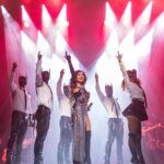 Gloria Trevi Instagram - Así como ya conocen a La Generala, a Trevil, La Boletera, La Diosa De La Noche…. Pues aquí está “La Maestra” la que te enseña 😂😂😂 puedes imaginártela con la canción #matemáticas o con #abranseperras hoy es el último concierto en España,🇪🇸 de esta gira en Cordoba …. Gracias Barcelona, Fuengirola, Madrid y toda toda la raza hermosa!!!❤️❤️❤️❤️😘 : : : 📸: @nabscab