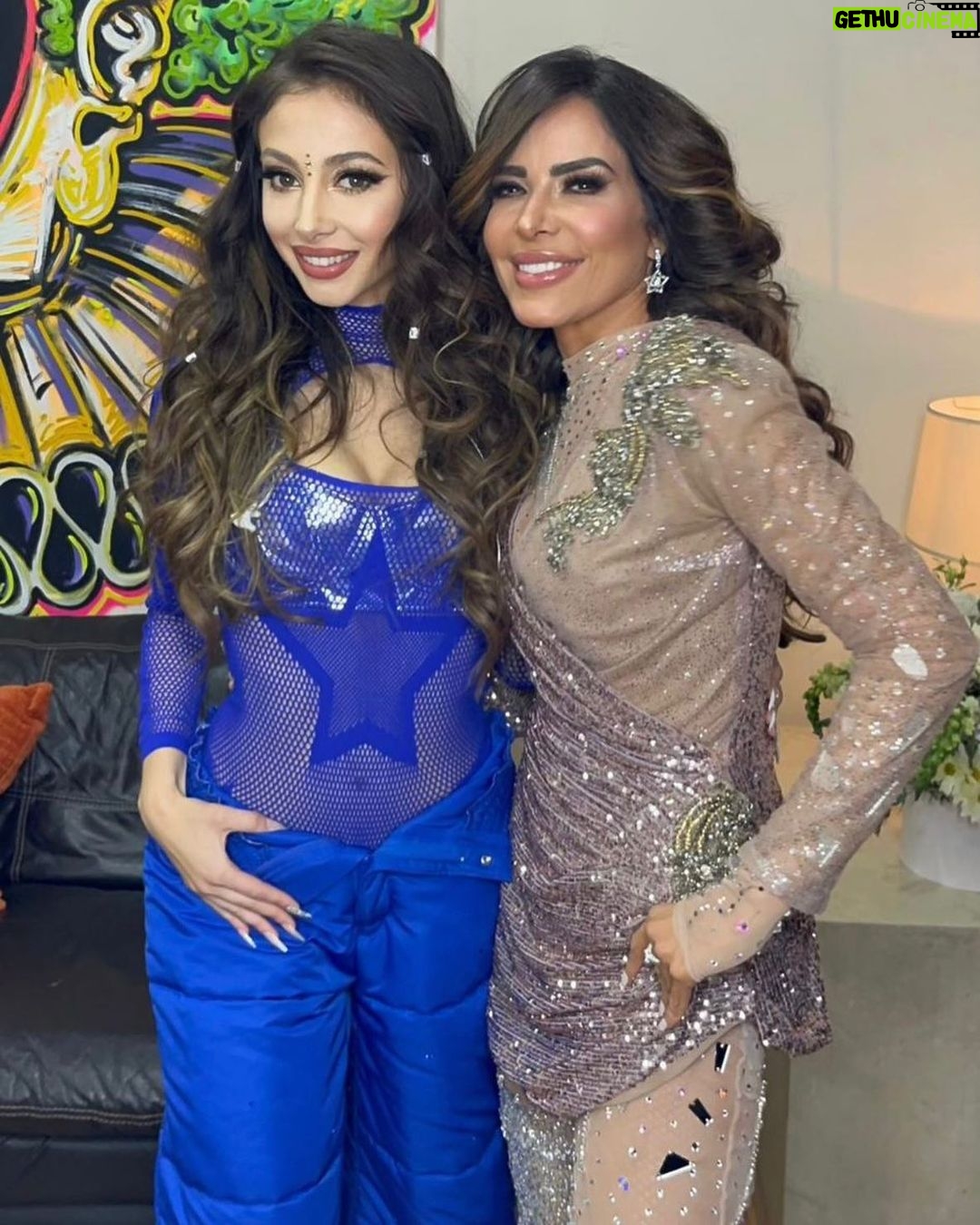 Gloria Trevi Instagram - La hermosa y talentosa @maroficial está ganándose su cariño al inicio en algunos de mis shows… que todos sus sueños se cumplan 💫 y se gane su corazón