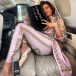 Gloria Trevi Instagram - Ya saben q si me sienten un poquito ausente es Porq estoy suuuper presente trabajando en cosas increíbles para ustedes!!! #newmusic