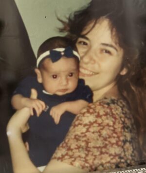 Gloria Trevi Instagram - Madre cuando nací tu eras mi universo, cuando me convertí en madre entendí que yo era tu infinito, feliz día a todas las madres del mundo y gracias a nuestros hijos donde quiera q estén, Porq nos enseñaron el amor más grande… y nos ayudaron a comprender un poco, el amor inmenso q nos tiene Dios ❤️❤️❤️