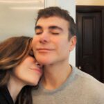 Gloria Trevi Instagram - Feliz cumpleaños mi amor…. Se que no es fácil estar conmigo y tener q soportar tantas tempestades… agradezco a Dios tu vida, cada día, cada respiro, cada latido, no terminaría de describir tus cualidades😂 pero eres FAMILIA en una palabra❤️❤️❤️❤️