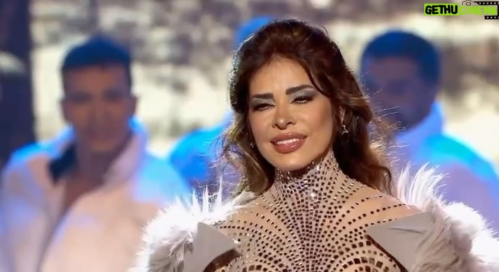 Gloria Trevi Instagram - #EstaNavidad desde España 🇪🇸 para el mundo ❤️🎄🙏🏼 ¡Los amo! @telecincoes