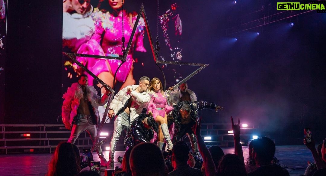 Gloria Trevi Instagram - ❤️🔥🗽 GRACIAS ❤️🔥 #NewYork Vivimos una noche mágica con #MiSoundTrackTour2024 🇺🇸 @radiocitymusichall 💥 New York