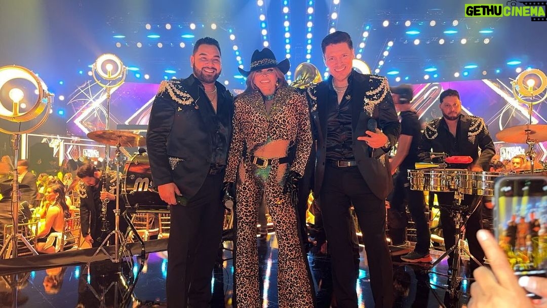Gloria Trevi Instagram - Los quiero un buen @bandamsoficial y que suene bien fuerte #yquesoporten @premiolonuestro