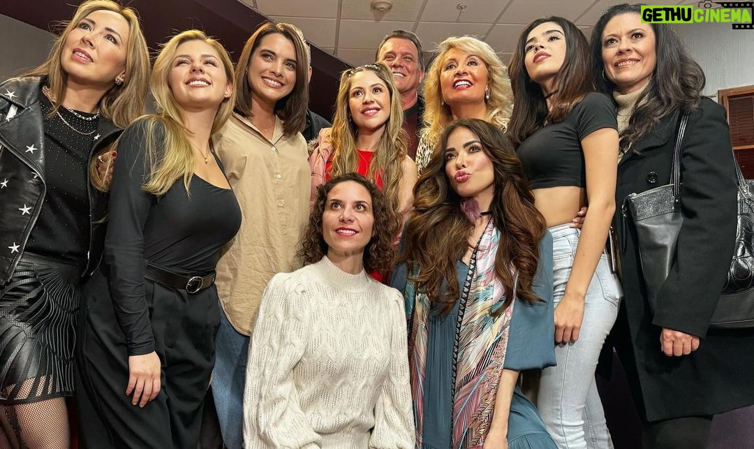 Gloria Trevi Instagram - La vida pone en nuestro camino personas maravillosas gracias a todos y a todas por ponerse mis zapatos viejos, GRACIAS @carlaestradawest 🙏🏻🙏🏻🙏🏻🙏🏻