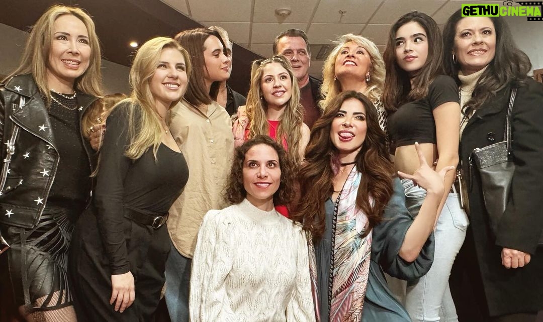 Gloria Trevi Instagram - La vida pone en nuestro camino personas maravillosas gracias a todos y a todas por ponerse mis zapatos viejos, GRACIAS @carlaestradawest 🙏🏻🙏🏻🙏🏻🙏🏻
