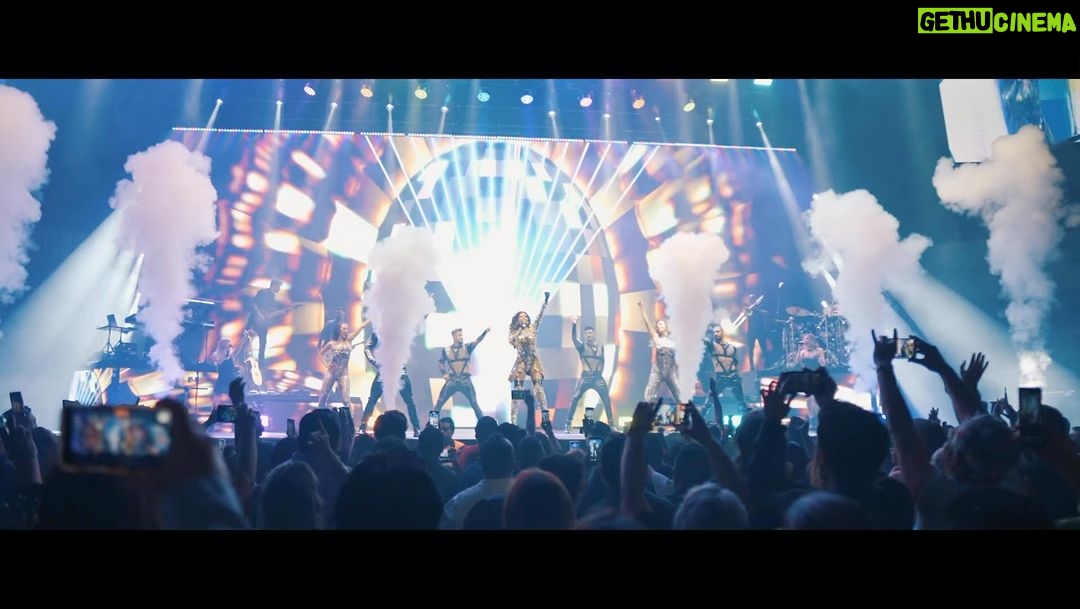 Gloria Trevi Instagram - #MÉRIDA siempre es hermoso estar contigo 🩷 ¡Gracias por tanto cariño, los amo! #GloriaTrevi