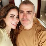 Gloria Trevi Instagram - Y con esos ojitos de enamorado lo conocí, el tenia 28 años, y yo…. Todos los problemas del mundo🥵 pero el no se rajo🥰@armandogomez73 te amo❤️