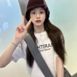 Go Youn-jung Instagram - 🧐