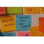 Go Youn-jung Instagram - 오랜 시간 모든 제작진이 심혈을 기울여 만든 디즈니+ 오리지널 시리즈 이 드디어 공개됐습니다! 박인제 감독님 강풀 작가님, 모든 선배님들, 동료 배우분들, 스텝분들이 함께 노력한 추억이 새록새록 떠오르며 감회가 새롭습니다. 어제 극장 와주신 모든 분들과 응원해 주시는 분들 모두 진심으로 감사드립니다. 저희가 열심히 만든 작품인 만큼 여러분도 재밌게 즐겨주셨으면 좋겠습니다. 많은 시청 부탁드립니다! 무빙, 희수 가보자고!!!!!!!!!!!!🏃‍♀️