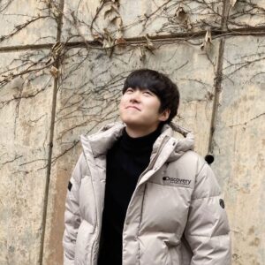 Gong Myeong Instagram - #광고#디스커버리숏패딩#디스커버리익스페디션
