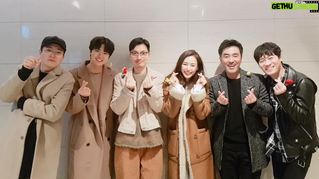 Gong Myeong Instagram - 합체~~~!!! 너무 감사합니다! 주말 마무리 잘하세요! 사랑합니다!