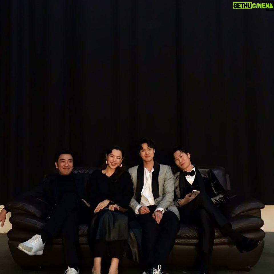 Gong Myeong Instagram - 동휘형이 찍어준 환상의팀워크 #극한직업#1/23개봉