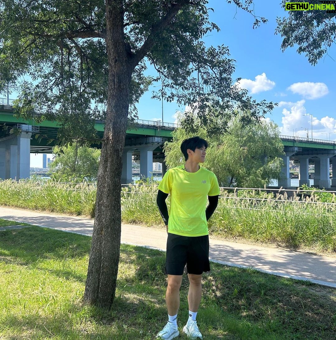 Gong Myeong Instagram - #runyourway #뉴발란스 #광고