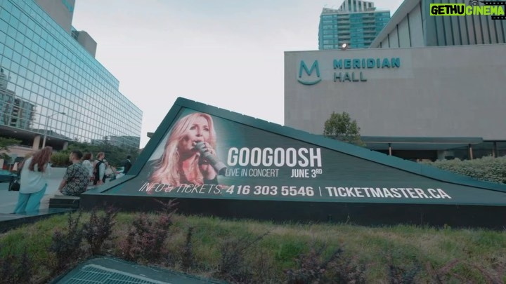 Googoosh Instagram - شهر تورنتو همیشه جایگاه ویژه ای در قلب من داشته و خواهد داشت به این خاطر که طعم خوش آزادی صدایم و همصدايی با هموطنانم رو پس از بیست و یک سال سکوت، اولین بار در تورنتو تجربه کردم وعده ی ما، آخرین دیدار تا آخرین دیدار، خدا نگهدار #گوگوش Toronto will always have a special place in my heart, because it is the city where I experienced my first sweet taste of freedom, in harmony with my fellow Iranians, after 21 years of silence. #googoosh #toronto Toronto Canada