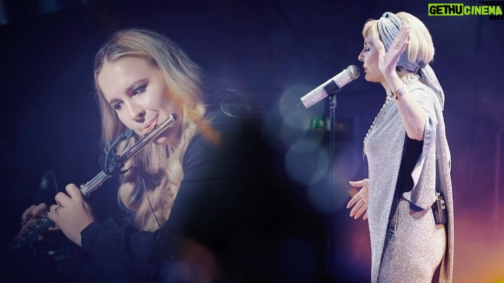 Googoosh Instagram - A recent throwback to Googoosh’s first and final appearance in Stuttgart, Germany🇩🇪 Another sold out event from the ongoing Final Chapter World Tour. Next stop: Istanbul 🇹🇷 🎥 @sinatehrani نگاهی به اولین و آخرین حضور گوگوش در شهر اشتوتگارت آلمان. یکی از شب های فراموش نشدنی از تور جهانی فصل آخر. ایستگاه بعدی: استانبول #گوگوش #فصل_آخر