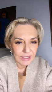 Googoosh Instagram - .یک حکومت غارتگرِ ایرانی کُش تسلیت به مادری که اسمشو فریاد میزد، محسن هم مثل نوید مثل سیاوش پسر ما بود. #MahsaAmini #mohsenshekari #زن_زندگی_آزادی