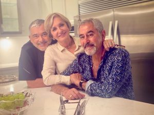 Googoosh Instagram - Reuniting with my two dear brothers Adel & Fariborz. در منزل دوست، با دو برادر عزیزم عادل و فریبرز❤️