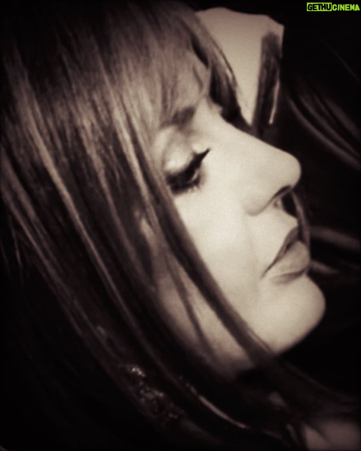 Googoosh Instagram - #۷آبان 👑 #cyrusthegreatday