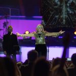 Googoosh Instagram - Christmas in Las Vegas🌟 #FinalChapter فصل آخر در شهر لاس وگاس #گوگوش Photographer: @losangeles_pic