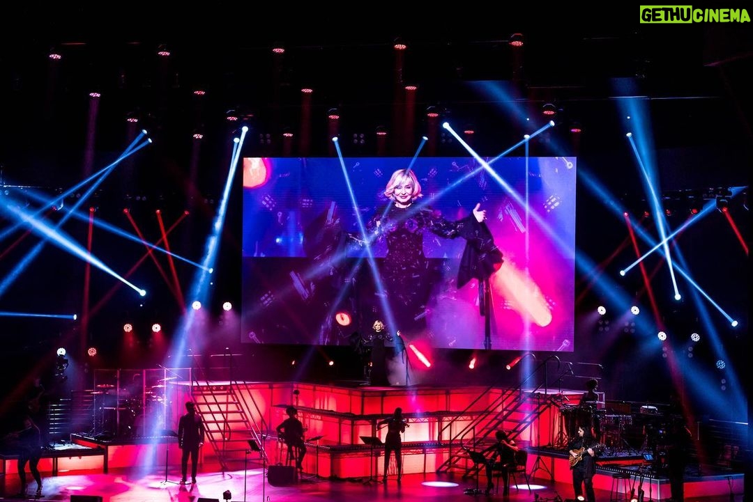 Googoosh Instagram - Throwback to one of the most unforgettable nights of the “21” World Tour. A nostalgic night in Costa Mesa with a hit-packed setlist of songs, celebrity guests and the unannounced guest appearance of the legendary singer & songwriter @shahyarghanbari 🌟 July 2, 2022 at the Segerstrom Center for the Arts. 📸: @hamidmoslehiphotography #googoosh #tbt #shahyarghanbari مروری بر یکی از با شکوه ترین کنسرت های تور ۲۱ شبی فراموش نشدنی با حضور ستارگان موسیقی و سینما، اجرای کم نظیر گوگوش و یک همخوانی استثنایی با هنرمند بزرگ ایران شهیار قنبری ✨