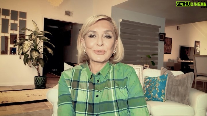 Googoosh Instagram - Googoosh’s final world tour premieres on Saturday the 23rd of September in a sold out San Jose, California. A tour which will include a selected number of North American, European and Asian cities. Here is a personal message from the legend herself. فصل آخر... آخرين تور جهانى گوگوش كه از ٢٣ سپتامبر در يكى از شهرهاى شمالى كاليفرنيا آغاز ميشود. با اين اميد كه روزى اين تور در يكى از شهرهاى شمالى ايران، سرزمين مادرى گوگوش به پايان رسد. 🤞🏼 #گوگوش #خداحافظی #googoosh #finalworldtour #farewell
