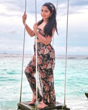 Gouri G Kishan Instagram - Evening skies 😮‍💨⛅️🌊

@pickyourtrail @amayakudarah @amayaresort

#pickyourtrail #hasslefreeholidays #letsPYT #amayakudarah #PickyourtrailToAmaya

#blues #sky #ootd #sunset #sea #fashion #bliss