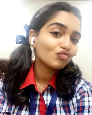 Gouri G Kishan Instagram - a Jaanu 🫰Senthazhini crossover 🙈

#backtoschool