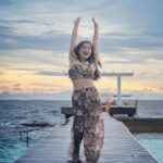 Gouri G Kishan Instagram - Evening skies 😮‍💨⛅️🌊 @pickyourtrail @amayakudarah @amayaresort #pickyourtrail #hasslefreeholidays #letsPYT #amayakudarah #PickyourtrailToAmaya #blues #sky #ootd #sunset #sea #fashion #bliss Amaya Resorts & Spas Maldives