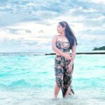 Gouri G Kishan Instagram - Evening skies 😮‍💨⛅️🌊 @pickyourtrail @amayakudarah @amayaresort #pickyourtrail #hasslefreeholidays #letsPYT #amayakudarah #PickyourtrailToAmaya #blues #sky #ootd #sunset #sea #fashion #bliss Amaya Resorts & Spas Maldives
