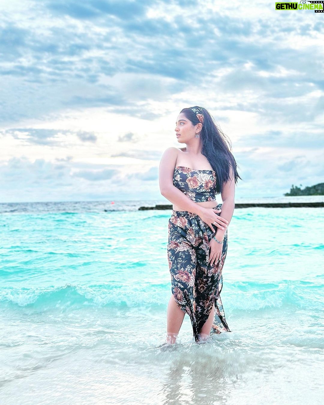Gouri G Kishan - 205.1K Likes - Evening skies 😮💨⛅️🌊
@pickyourtrail @amayakudarah @amayaresort
#pickyourtrail #hasslefreeholidays #letsPYT #amayakudarah #PickyourtrailToAmaya
#blues #sky #ootd #sunset #sea #fashion #bliss