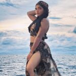 Gouri G Kishan Instagram - Evening skies 😮‍💨⛅️🌊 @pickyourtrail @amayakudarah @amayaresort #pickyourtrail #hasslefreeholidays #letsPYT #amayakudarah #PickyourtrailToAmaya #blues #sky #ootd #sunset #sea #fashion #bliss Amaya Resorts & Spas Maldives