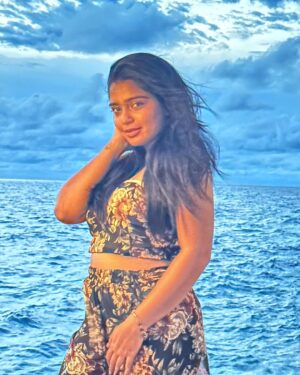 Gouri G Kishan Instagram - Evening skies 😮‍💨⛅️🌊

@pickyourtrail @amayakudarah @amayaresort

#pickyourtrail #hasslefreeholidays #letsPYT #amayakudarah #PickyourtrailToAmaya

#blues #sky #ootd #sunset #sea #fashion #bliss