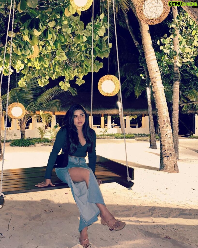 Gouri G Kishan Instagram - My friends got me a ‘bagwati’ and I just had to rock it ☄ @pickyourtrail @amayakudarah @amayaresort #pickyourtrail #hasslefreeholidays #letsPYT #amayakudarah #PickyourtrailToAmaya #vacay #nightlife #ootd #instagood #love #fashion #homies #party Amaya Resorts & Spas Maldives