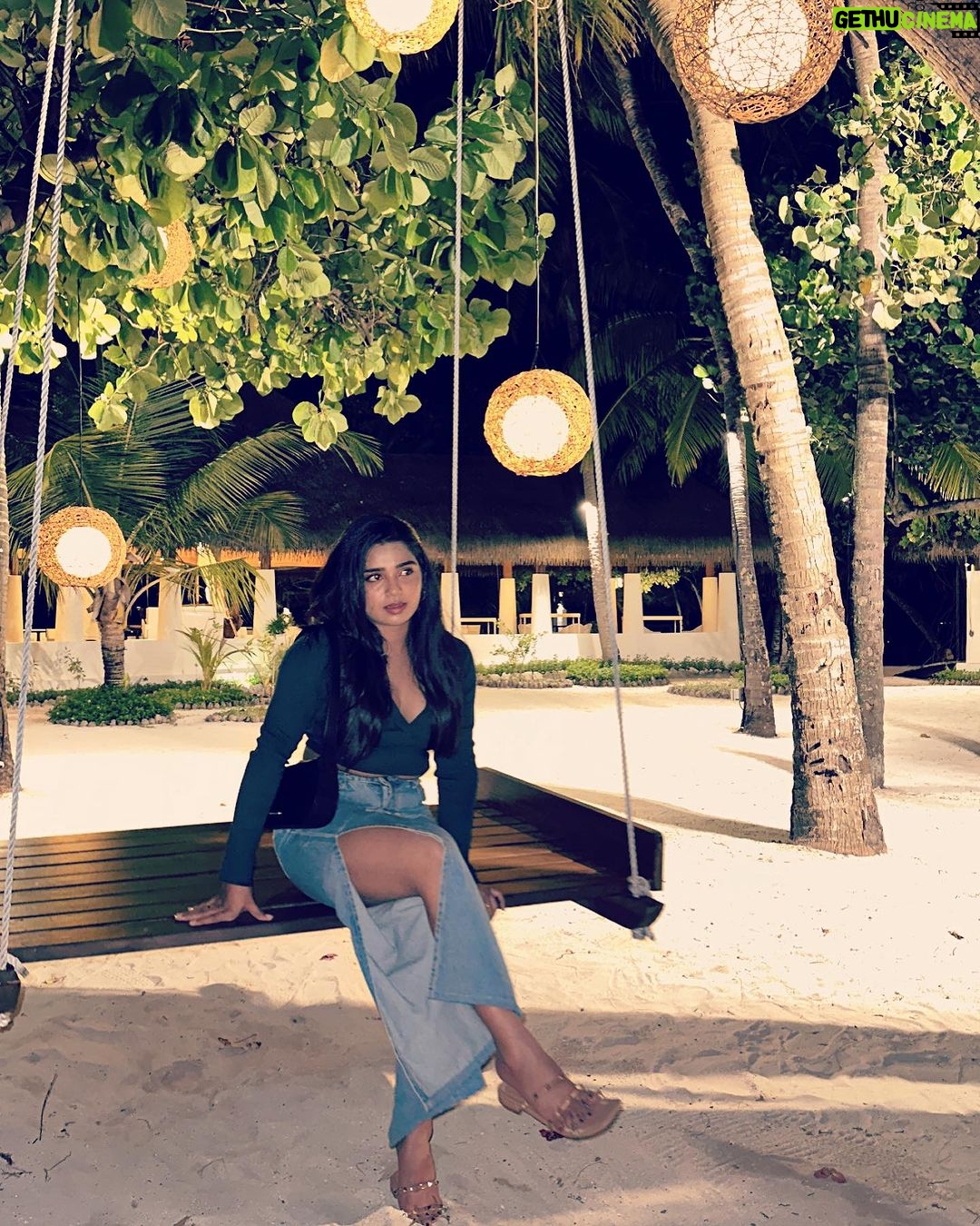 Gouri G Kishan Instagram - My friends got me a ‘bagwati’ and I just had to rock it ☄️ @pickyourtrail @amayakudarah @amayaresort #pickyourtrail #hasslefreeholidays #letsPYT #amayakudarah #PickyourtrailToAmaya #vacay #nightlife #ootd #instagood #love #fashion #homies #party Amaya Resorts & Spas Maldives