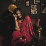 Gouri G Kishan Instagram - Oh-so vintage, oh-so pristine 🪞🍂 Photography : @_harikumar._ Concept & styling : @amritha_lakshmi___ @styledby_al_ Mua : @neethu_makeupartist Costume : @tatvadesignelement Decor : @wenyu_events Bts : @__naim.___ Camera team : @gokul_pratheep_ Styling team : helana______ Location : @floor911_obscura #vintage #instagram #classic #style #fashion #hotpink #art #viral #retro #aesthetic