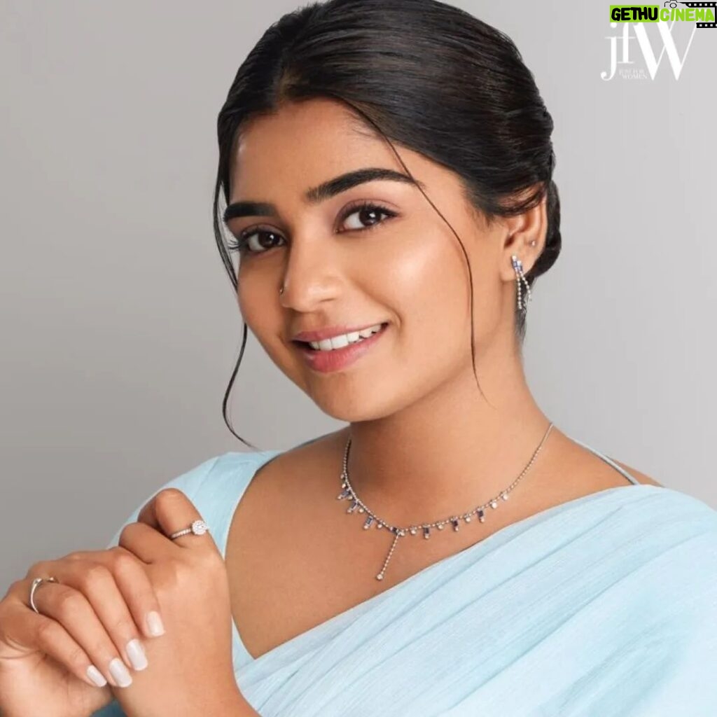 Gouri G Kishan Instagram - Digital Cover Star Gouri G Kishan looking fresh and radiant! Wearing elegant jewellery from Joy Alukkas's Grace by Platinum Evara, she is a star, in and out! Click the LinkInBio to read the exclusive interview. Jewellery By : @joyalukkas @platinumevara Photography : @vinothdk Styled By: @shilpavummiti White Outfit : @shilpavummiti Blue Outfit: @chaitanyarao_official Hair & Make-up- @danam_mua @vurvesalon #coverstar #digitalcover #gourigkishan #joyalukkas #platinumevara #tamilactress #tamilcinema